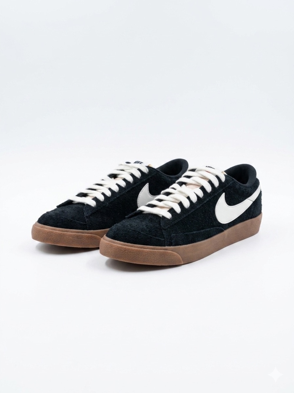 Nike Black and White Sneakers - Picture 1 of 4